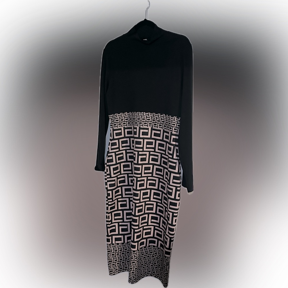 NWOT. ChicMe geo pattern dress with pockets. Size L.